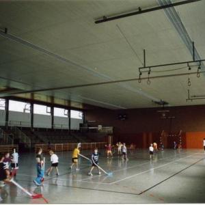 Sporthalle mit Hockeyfeld
