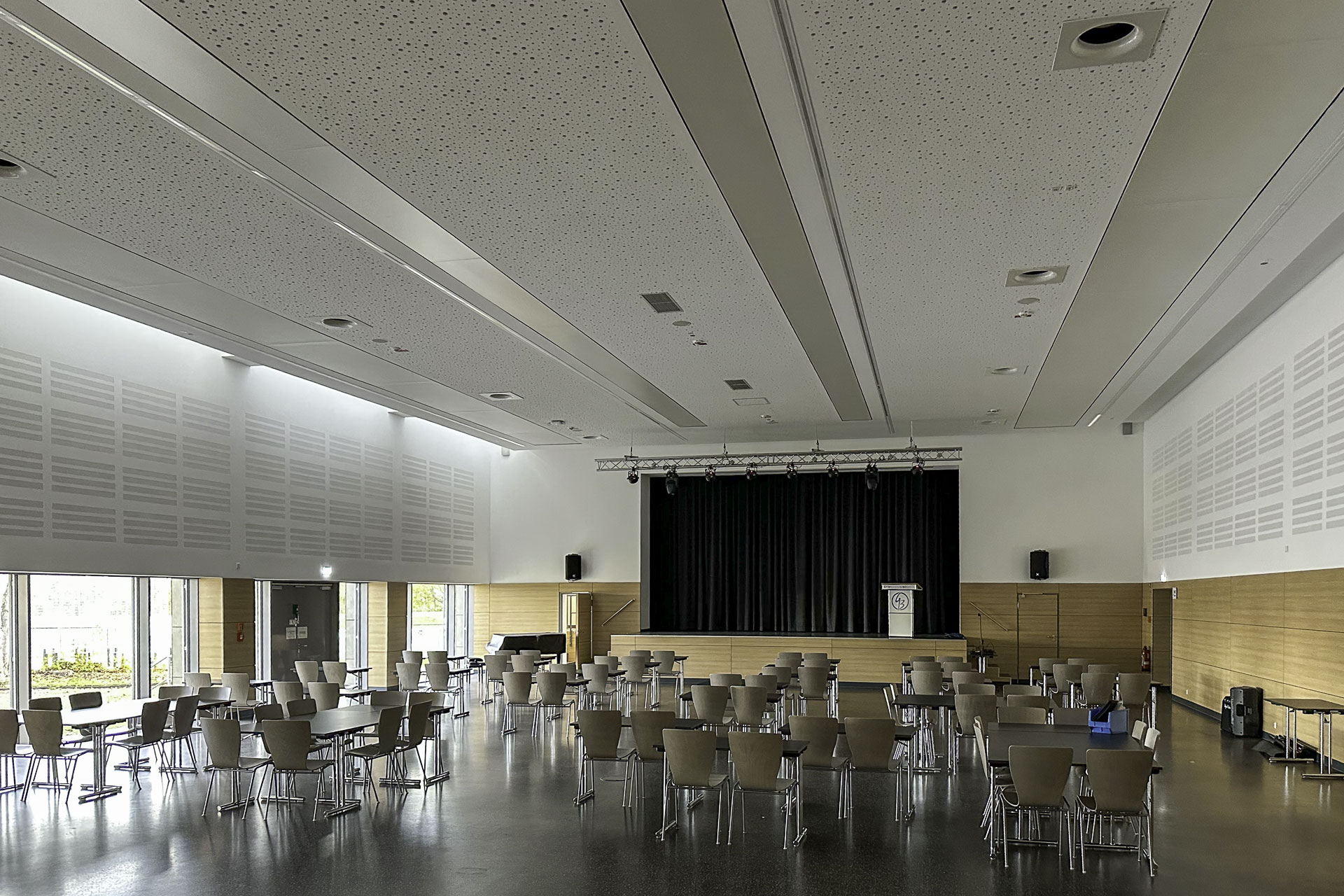 Deckenstrahlenplatten für Unterrichtsräume